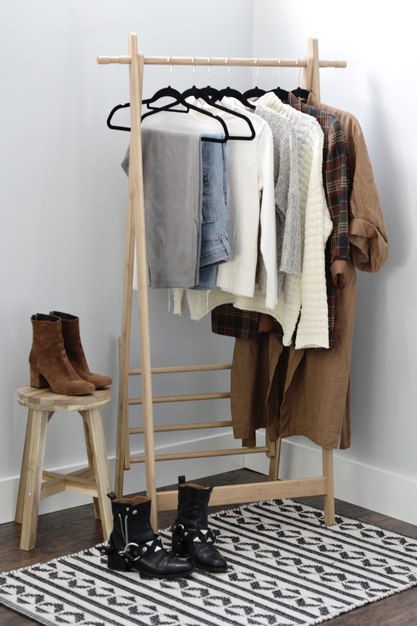 How To Build Your First Capsule Wardrobe - Uncomplicated Spaces