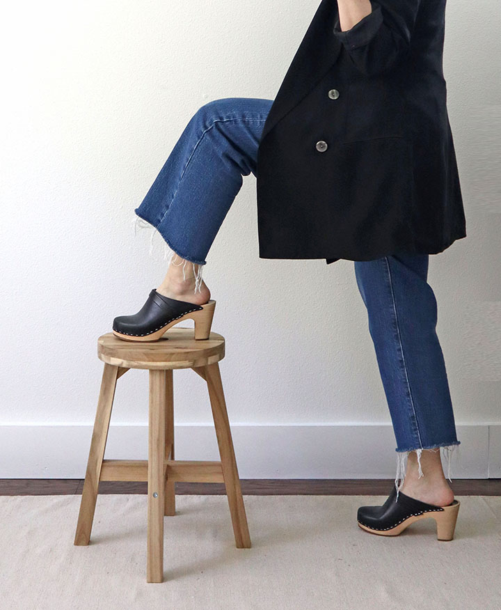 How to Get the Perfect Frayed Jeans Hem DIY - Uncomplicated Spaces