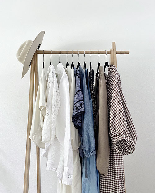 You are currently viewing A Sustainable Wardrobe – 9 Easy Ways to Get Started