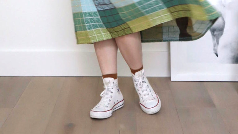 Read more about the article How to Style Converse High Tops with 5 Outfits