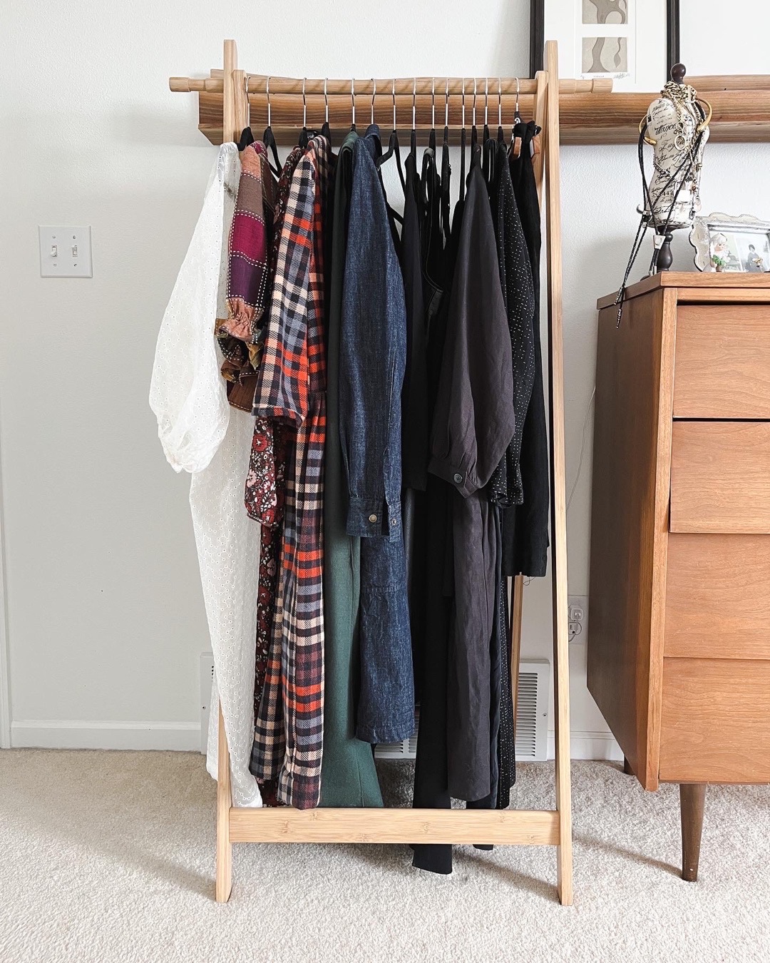 You are currently viewing Declutter Your Closet: 8 Helpful Questions to Ask Yourself